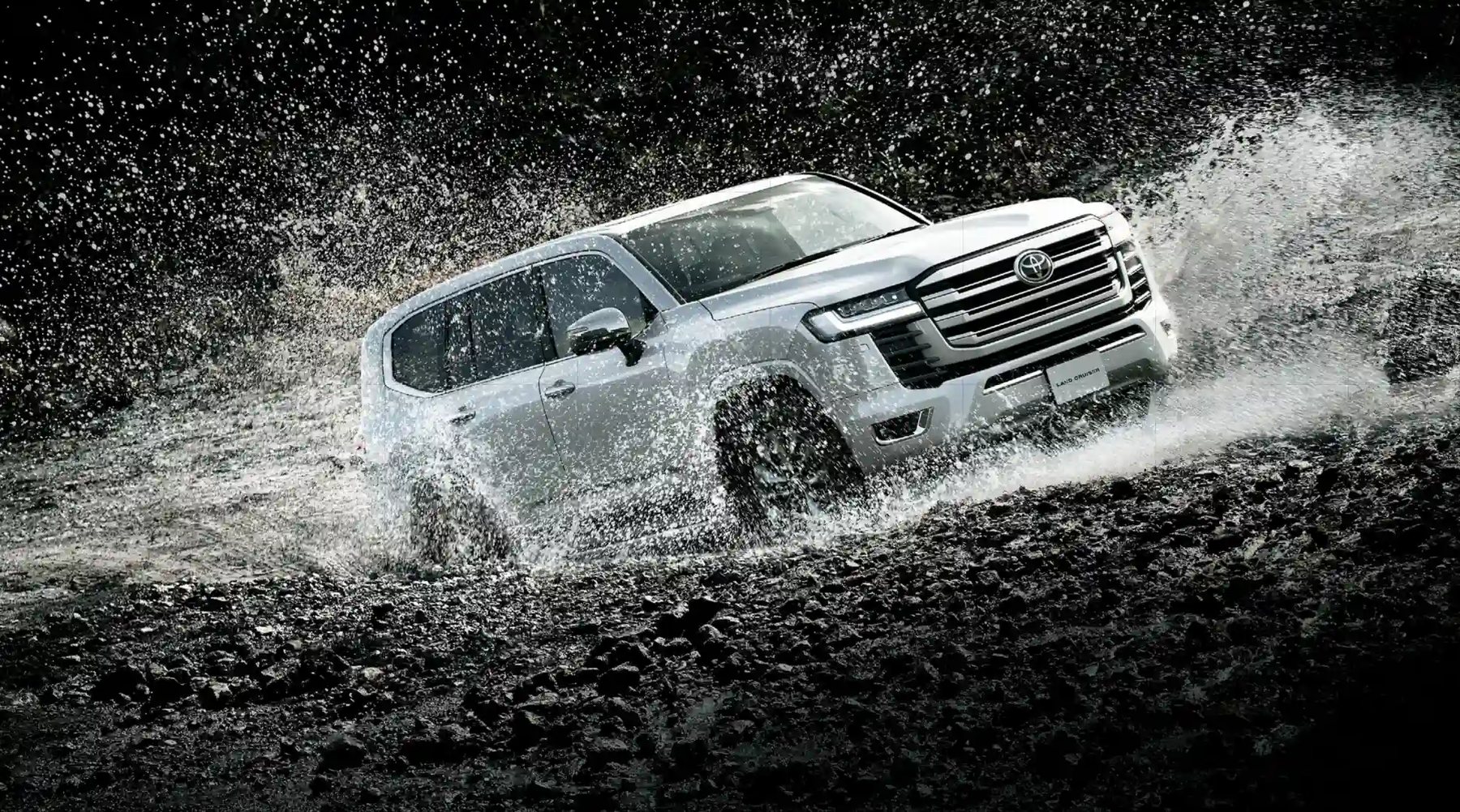 Toyota Land Cruiser 300 powering through water